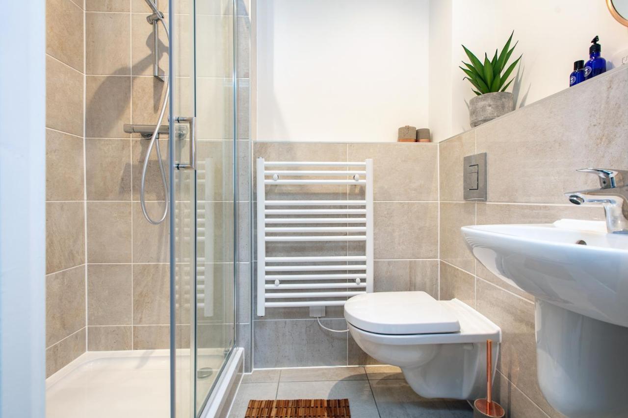 City Centre - Free Parking - Stylish 2 Bedroom Apartment Bristol Exterior photo