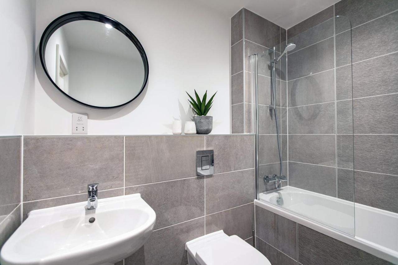 City Centre - Free Parking - Stylish 2 Bedroom Apartment Bristol Exterior photo